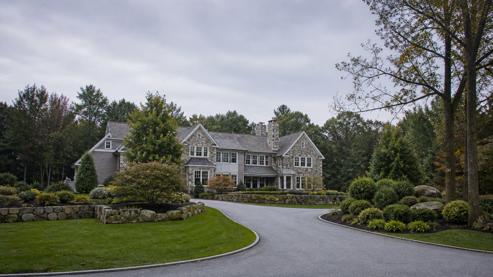 Homes in Saddle River, New Jersey